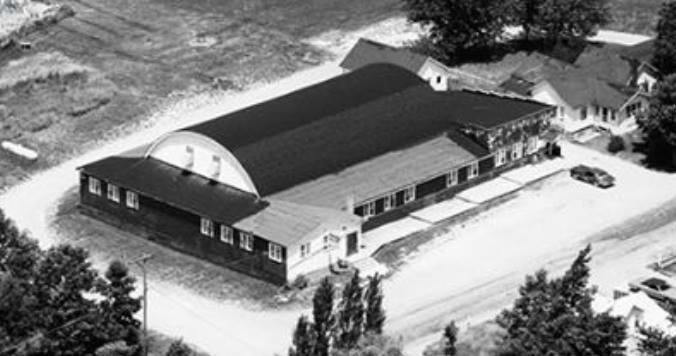 Narrow Lake Ballroom - Old Photo (newer photo)